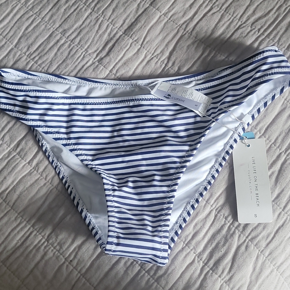 New w/tags Cupshe White/Blue Striped Bikinis - Picture 3 of 5